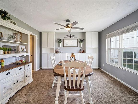 3rd image of 572 Pine Hill Pl