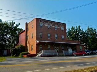 664 E Meeting St, Dandridge, TN 37725