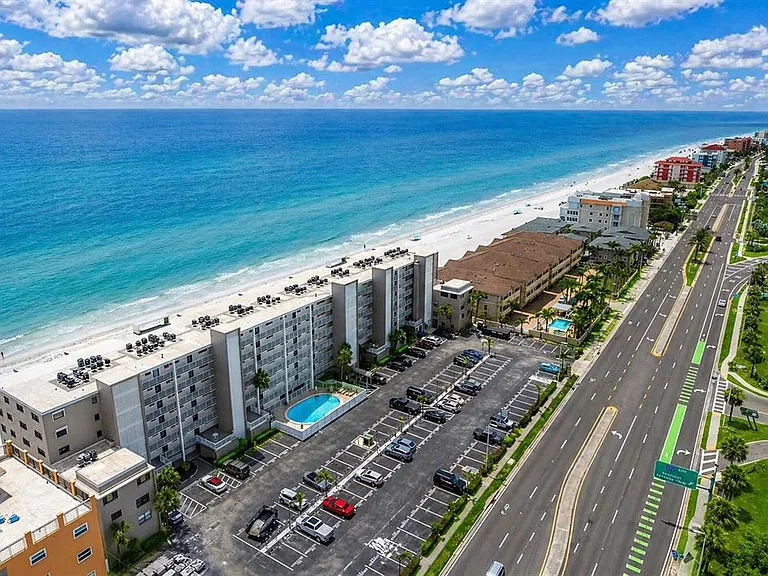 18650 Gulf Blvd #305 — Photo 3