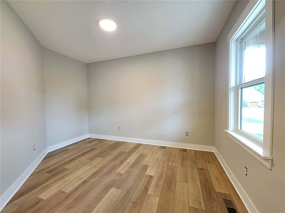 4th image of 2721 Terraceview Cir