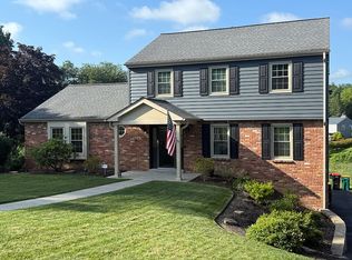 203 Lakeside Dr, Mc Kees Rocks, PA 15136