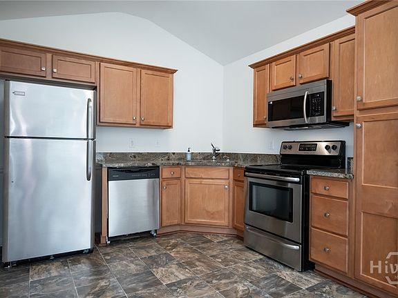 5th image of 285 Tall Pine Ln
