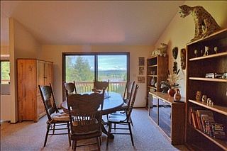 5th image of 750 E Bayview Dr