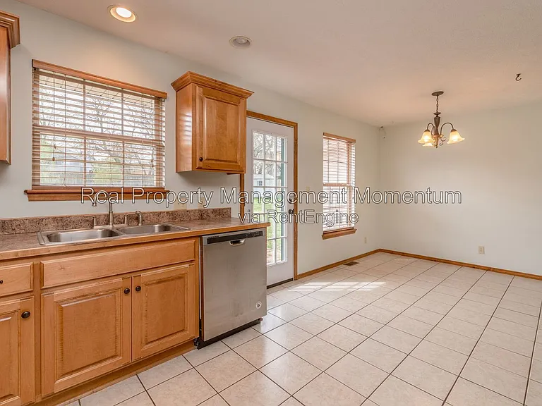 732 E Gallup Hill Rd — Photo 4