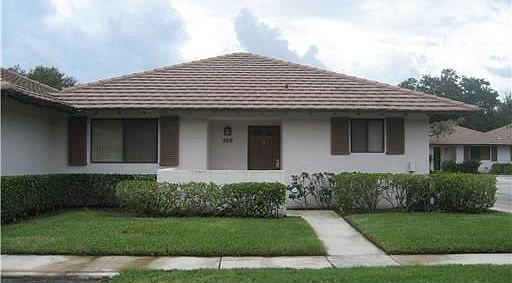 Home For Sale In Pga National