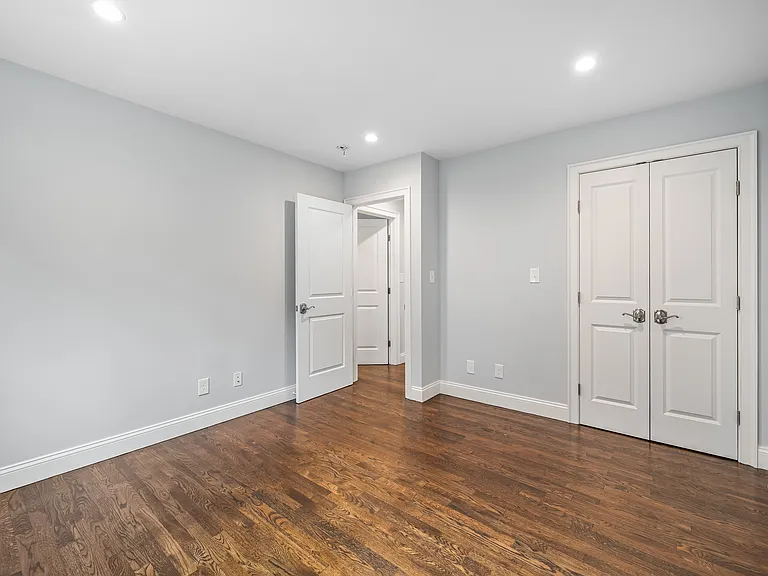 80 E Sunnyside Ln #1 — Photo 13