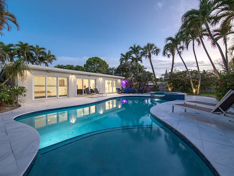 1733 Coral Gardens Dr — Photo 36
