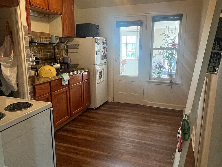 4856 N Port Washington Rd — Photo 4