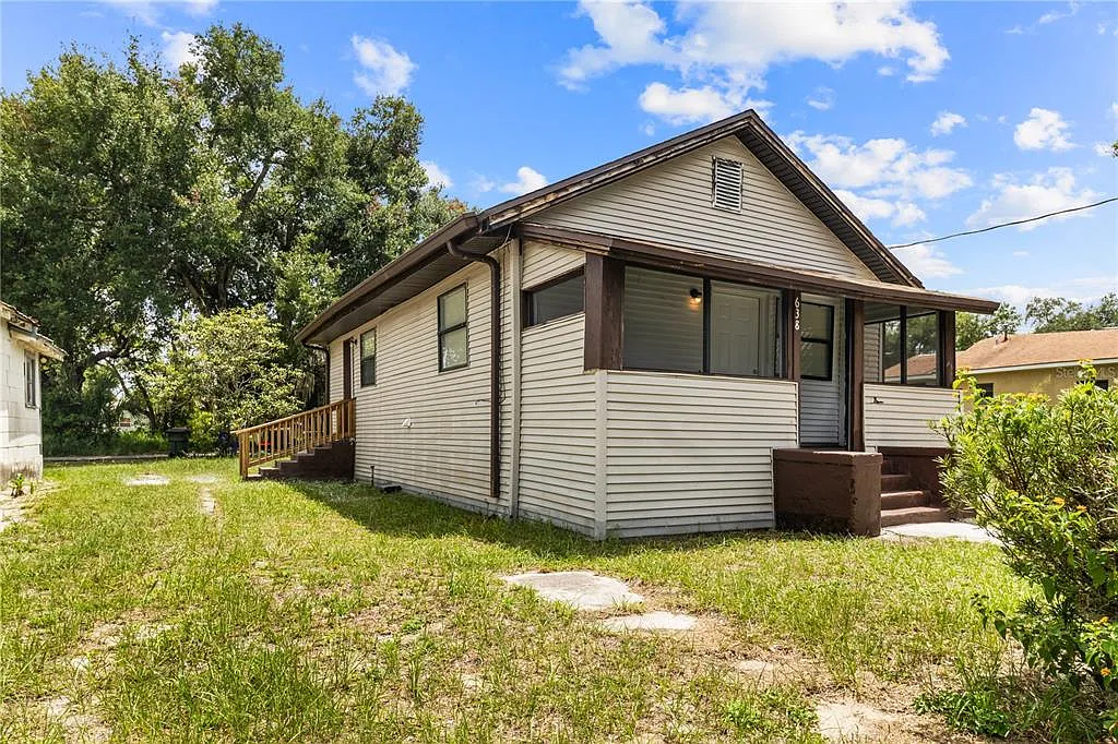2 bed, 1.0 bath, 756 sqft, $1,350 — Photo 1