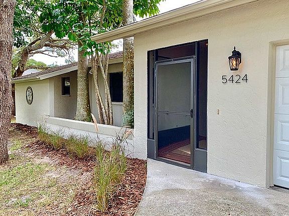 5th image of 5424 Creeping Hammock Dr