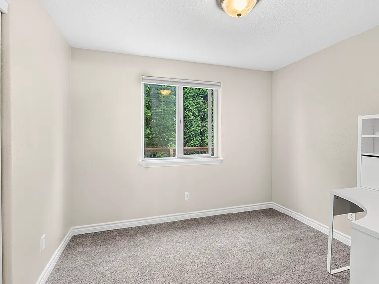 53 Michael St — Photo 11