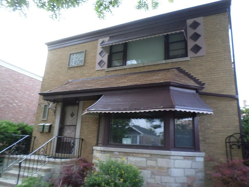 2418 W Jarvis Ave, Chicago, IL 60645