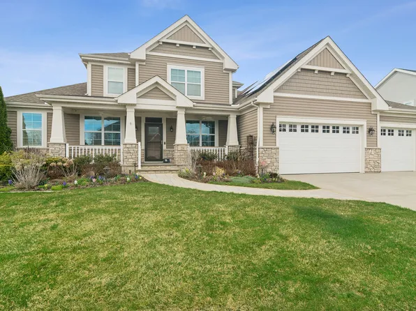 28 S Kennicott Ave, Arlington Heights, IL 60005