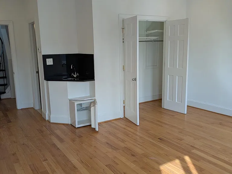 1421 Q St NW #1 — Photo 15