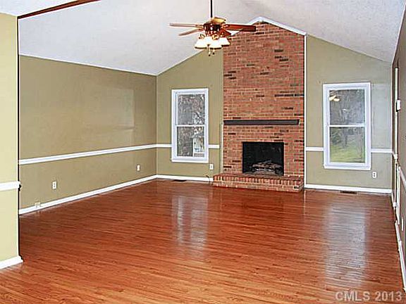 4th image of 133 Antelope Dr