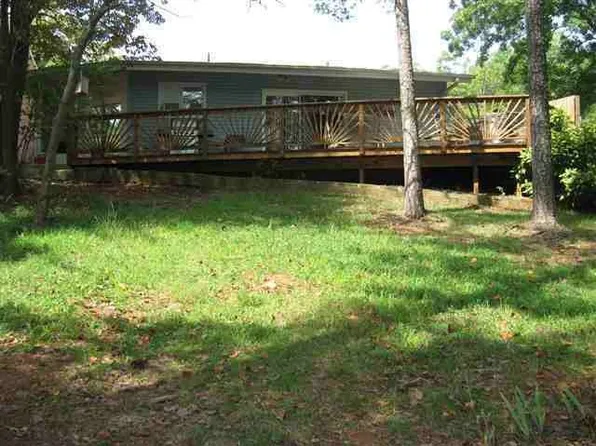 318 Brooks Dr, Townville, SC 29689