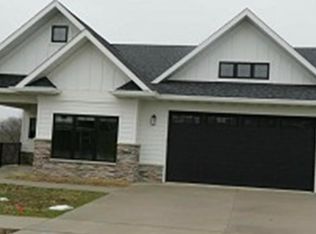 3686 Lasso Ct, Dubuque, IA 52002