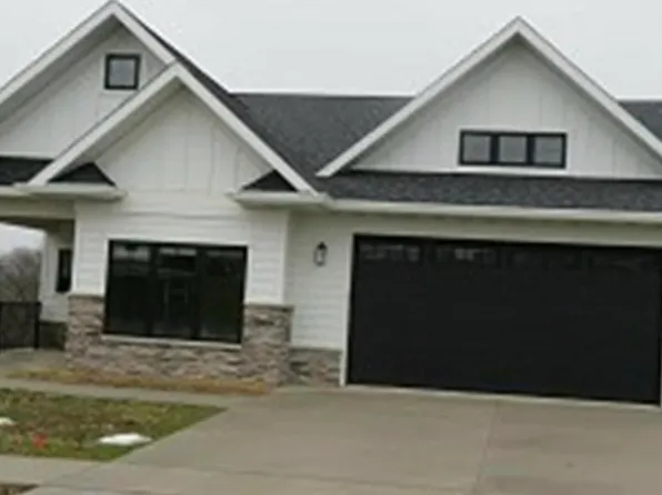 3686 Lasso Ct, Dubuque, IA 52002