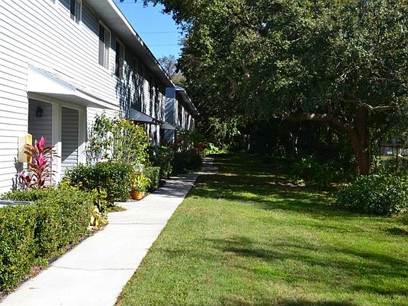 3rd image of 500 New York Ave APT 4
