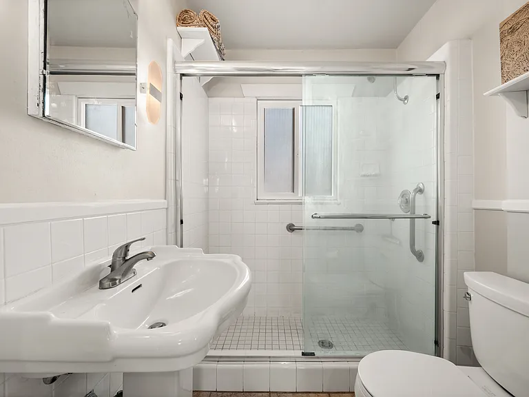 1114 E Wilson Ave S — Photo 11