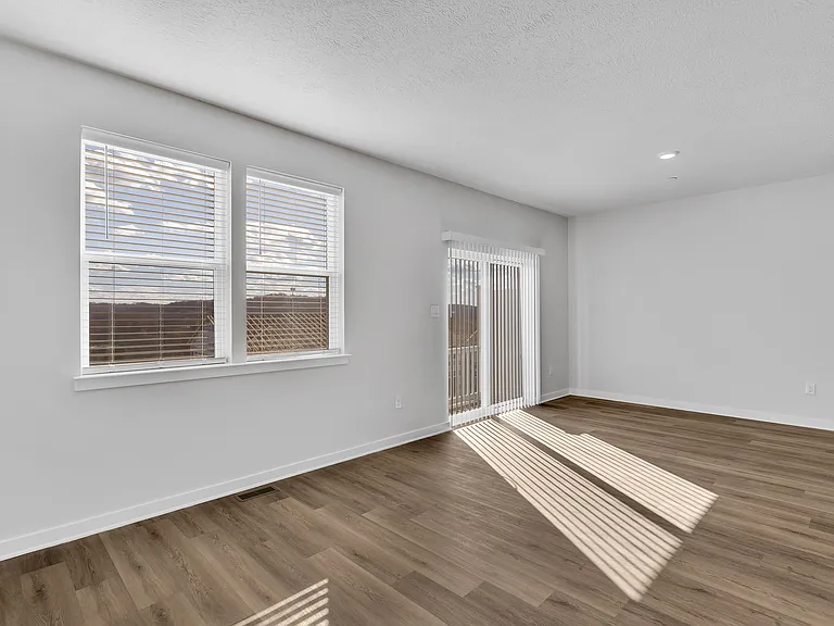 126 Scotland Ln — Photo 17
