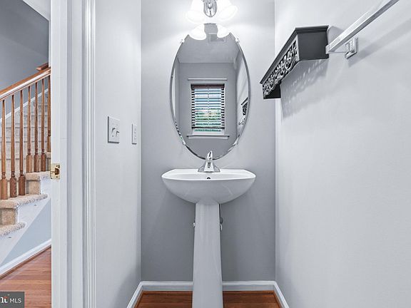 5th image of 1046 Balley Dr #2