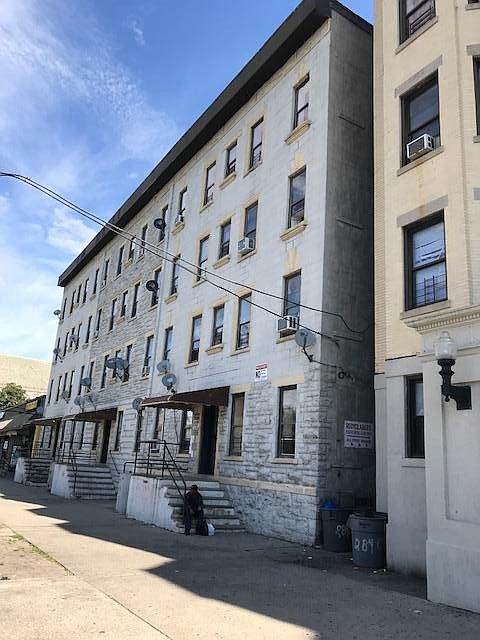 1st image of 276 Riverdale Ave