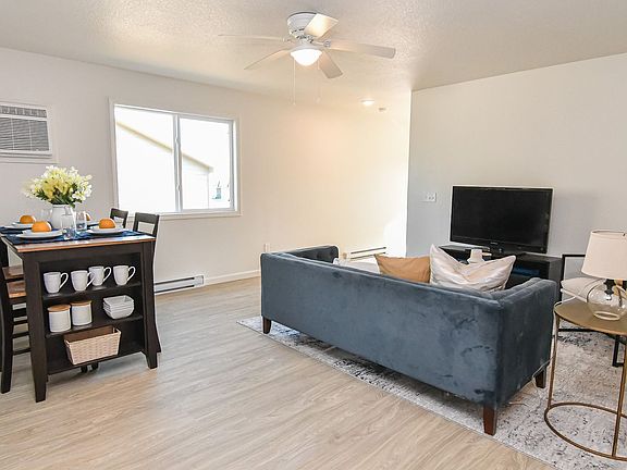 3rd image of 471 W Bell Ave #518949e5b