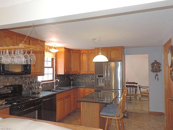2nd image of 1098 Southport Dr