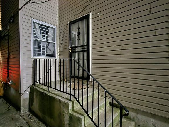 4th image of 1705 W Master St #R2