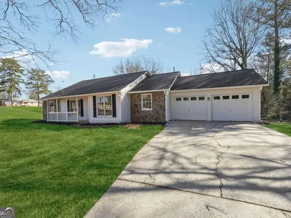 7976 Autumn Forest Dr, Jonesboro, GA 30236