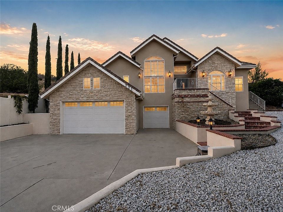 1st image of 251 S Skyline Dr