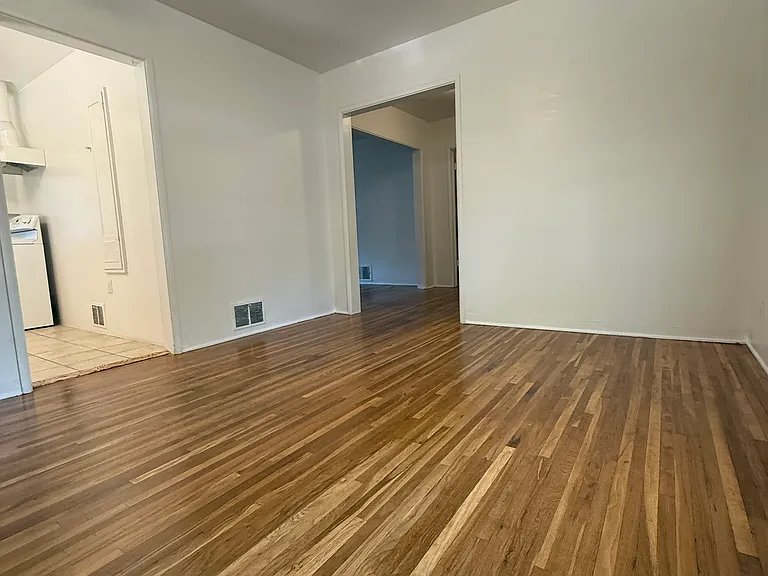 1333 E Colton Ave — Photo 7