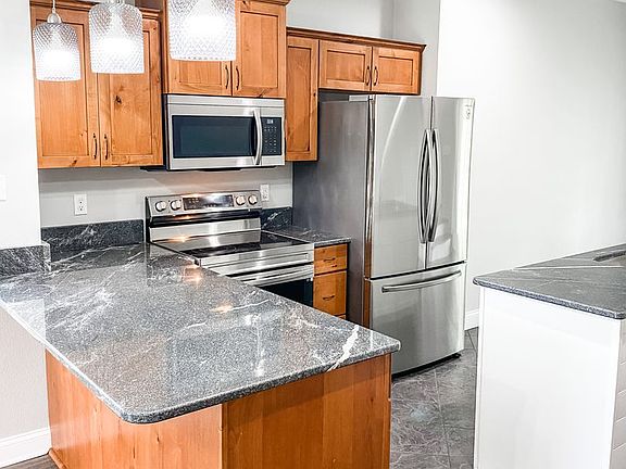 4th image of 407 N Everett High Rd