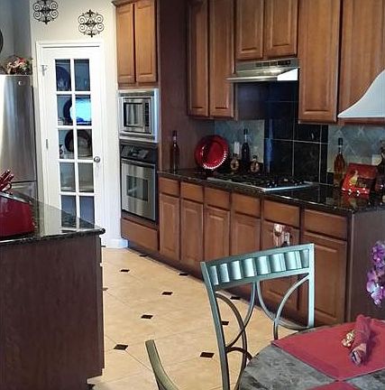 5th image of 713 Crestwood Ln