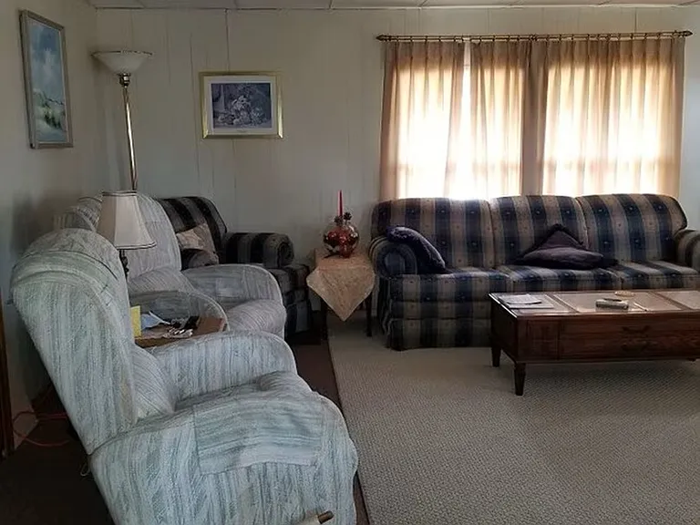 4832 Coral St — Photo 2