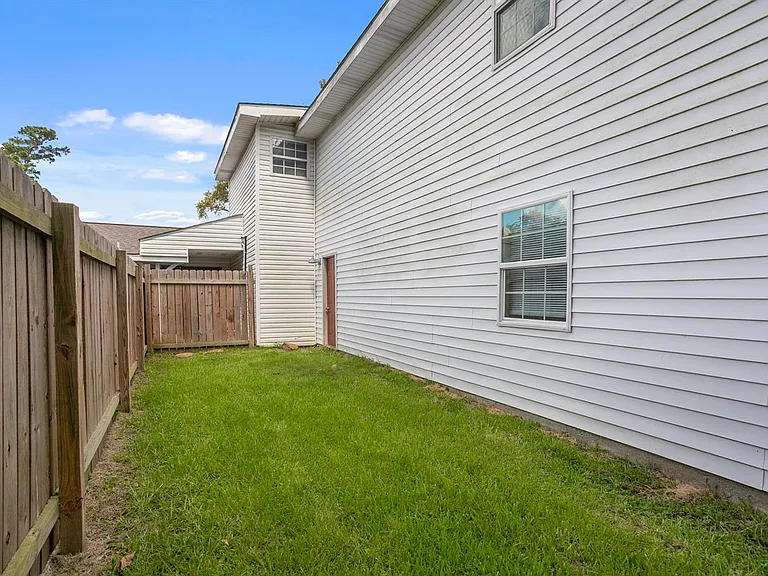 315 1/2 Rio Hondo Dr — Photo 17