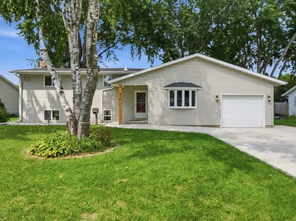 926 Frederick St, Sun Prairie, WI 53590