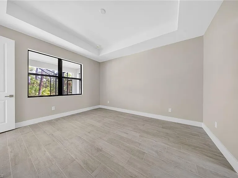 821 Moore Ave — Photo 24