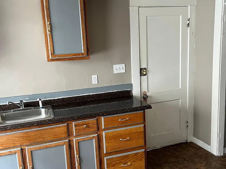 14406 Westropp Ave — Photo 7