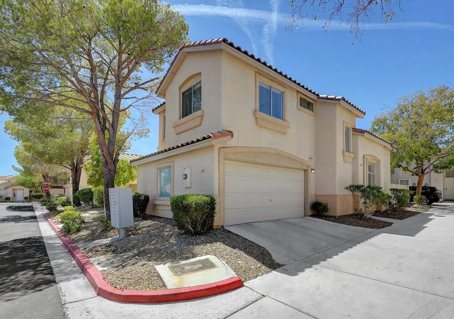 Gated Community With Community Pool, This Is Hot — Photo 4