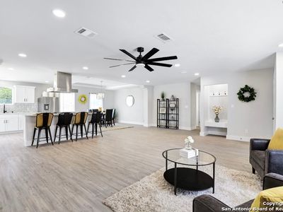 7530 FIVE PALMS DR, San Antonio, TX, 78242