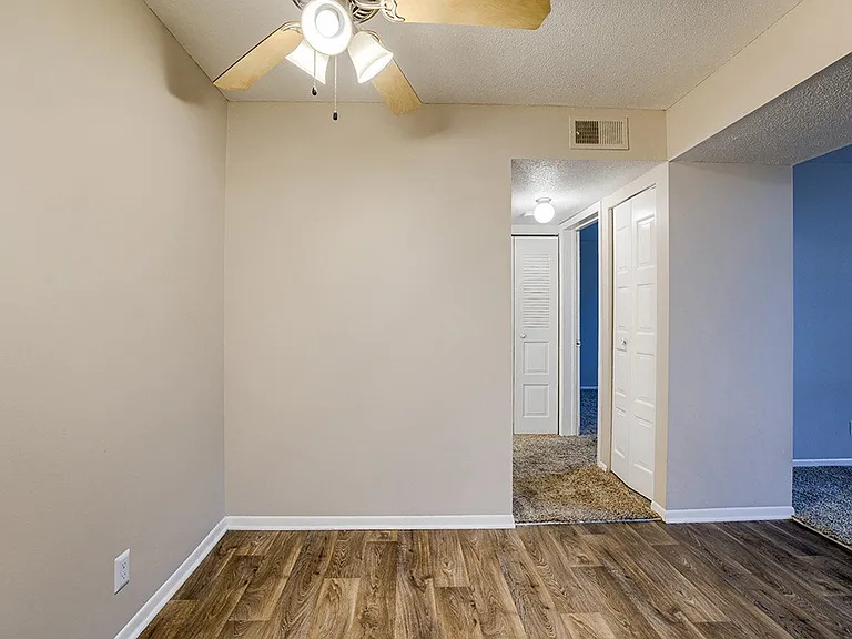 One Bedroom A (Renovated) - 1 Bed / 1 Bath - 720 Sq.Ft.