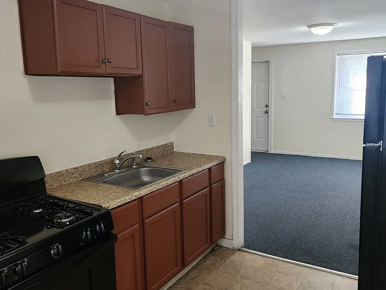 137-143 Cannon Rd — Photo 13