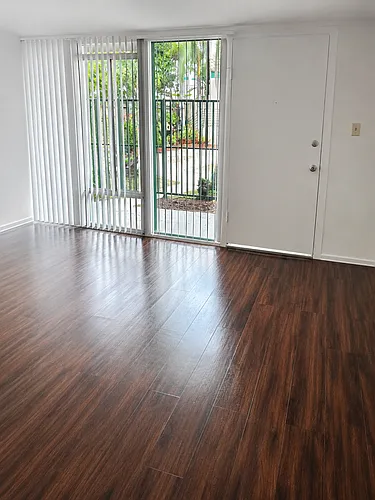 1760 Redondo Ave #2 Photo 1