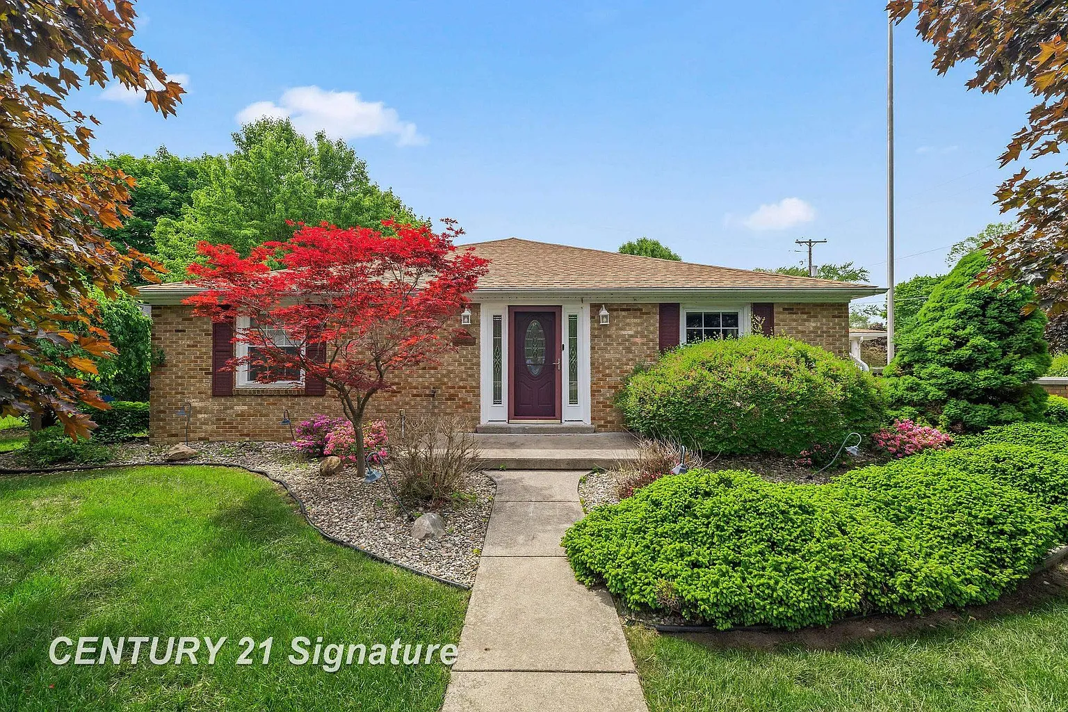 1485 Lathrup Ave photo 1