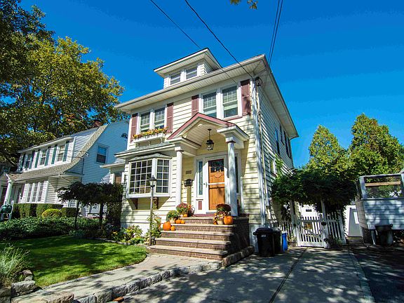 2nd image of 191 College Ave
