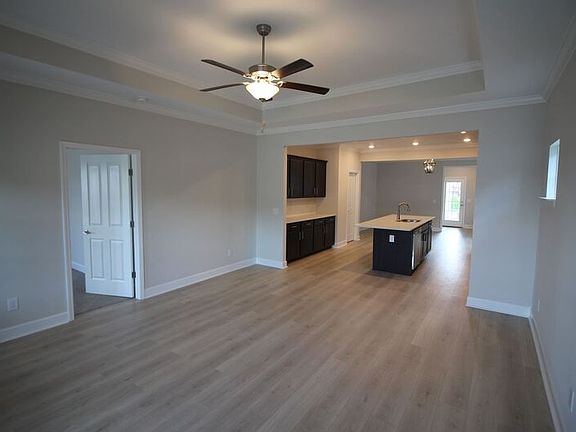 5th image of 712 Goswell Dr