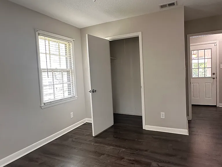 115 Deerfield Dr — Photo 7