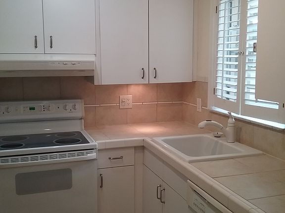 4th image of 437 Lake Frances Dr